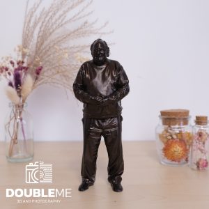 Een brons look 3D beeldje in de afwerking blackened bronze gemaakt door Double me